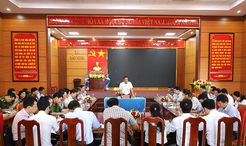 Toàn cảnh buổi làm việc.