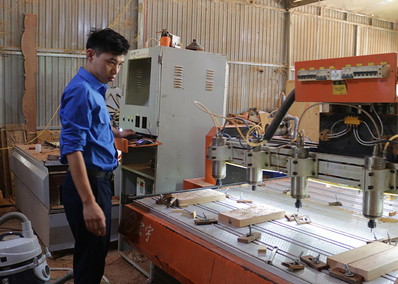 Lê Văn Thăng đã đoạt giải ba cuộc thi sáng tạo khởi nghiệp với ứng dụng khoa học công nghệ hiện đại vào dây chuyền sản xuất.