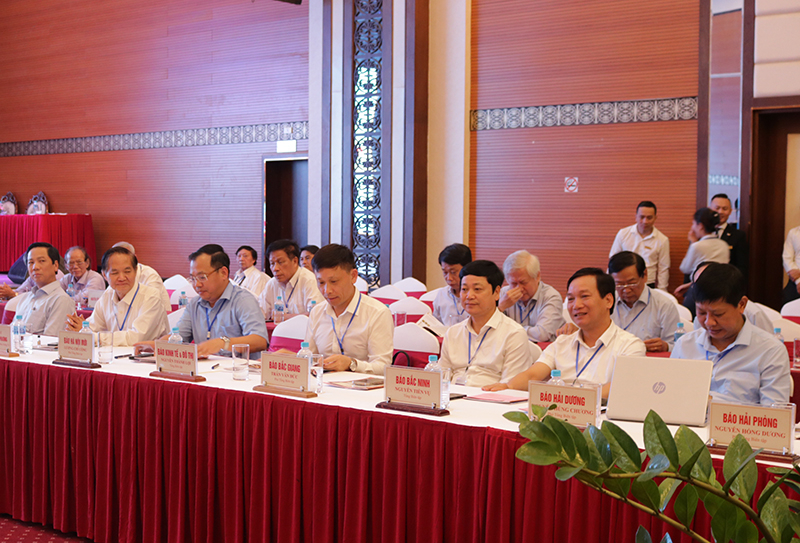 Các đại biểu tham dự hội thảo.