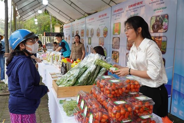 Chợ phiên nông sản an toàn với chủ đề  