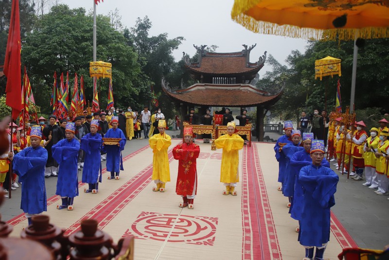 Lễ tế Đức Quốc Tổ Lạc Long Quân.