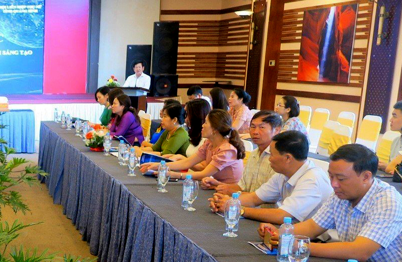 Đại biểu tham luận tại hội thảo.