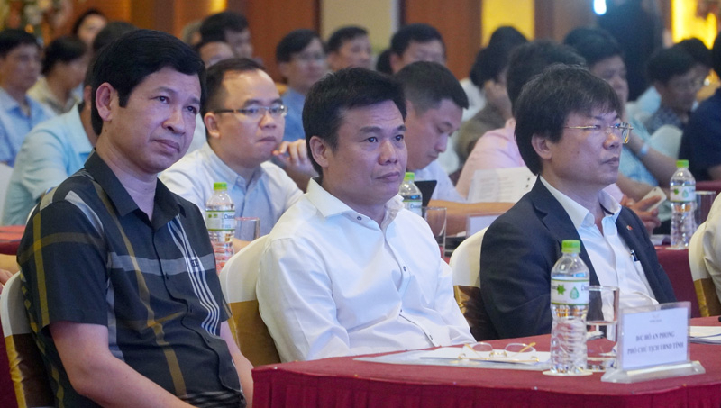 Các đại biểu dự hội nghị