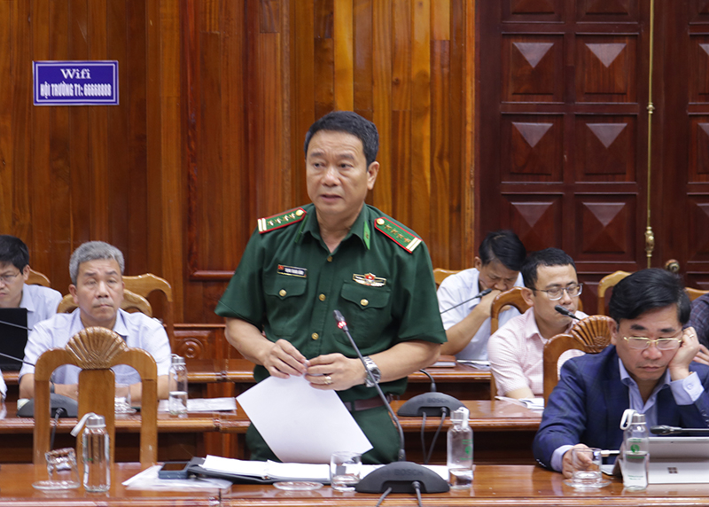 Đồng chí Chỉ huy trưởng Bộ Chỉ huy BĐBP tỉnh phát biểu tại hội nghị.