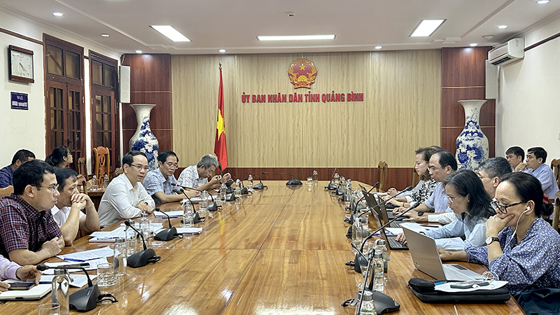 Quang cảnh buổi làm việc.