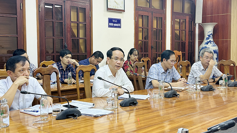Đồng chí Phó Chủ tịch UBND tỉnh Phan Mạnh Hùng phát biểu tại buổi làm việc.