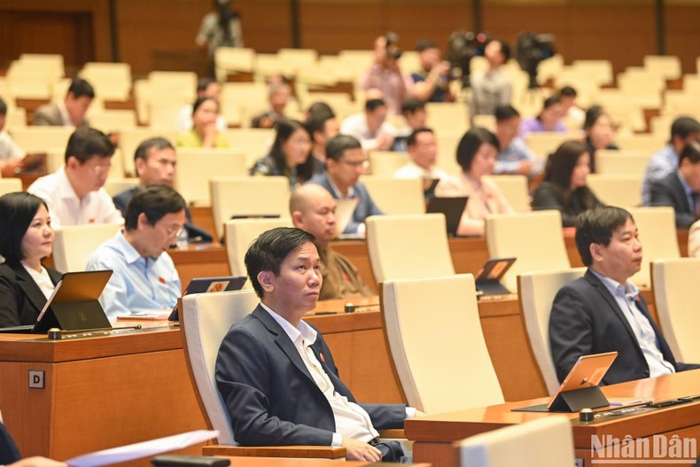 Các đại biểu Quốc hội dự Hội nghị. (Ảnh: DUY LINH)