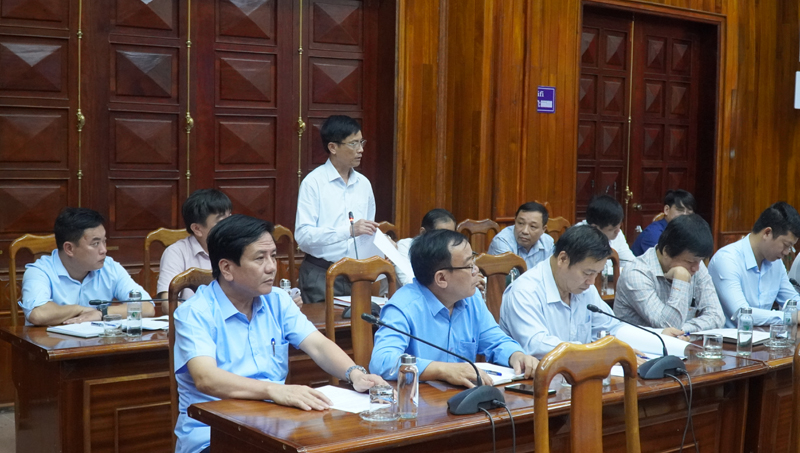 Lãnh đạo Trung tâm Y tế Lệ Thủy trao đổi về những khó khăn, vướng mắc trong triển khai dự án Trạm Y tế Sơn Thủy và Ngư Thủy.