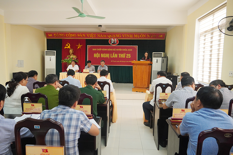 Toàn cảnh hội nghị.