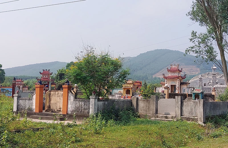 Hiện nay, người dân trên địa bàn tỉnh đều sử dụng địa táng là hình thức an táng phổ biến.