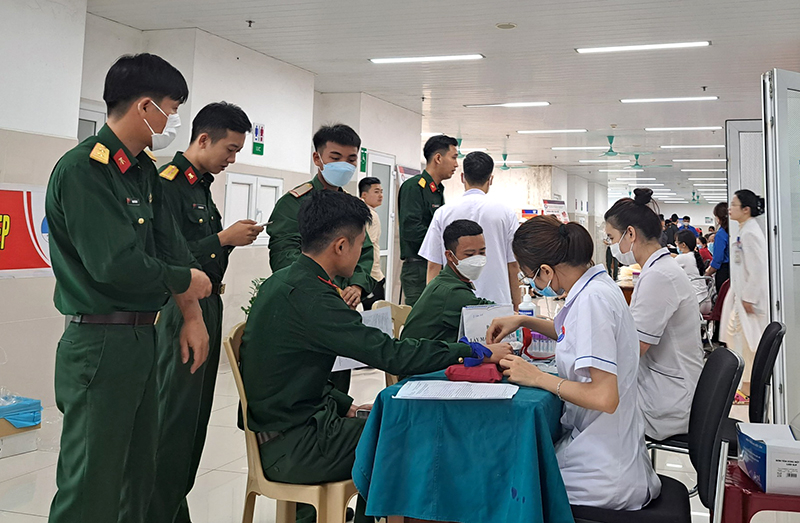 Lực lượng cán bộ chiến sỹ Kho K3 Cục Kỹ thuật, Quân khu 4 tham gia ngày hội HMTN. 