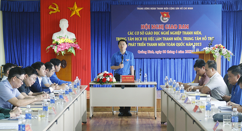 Toàn cảnh buổi giao ban.