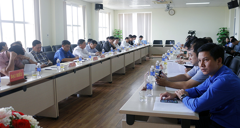 Các đại biểu dự hội nghị.
