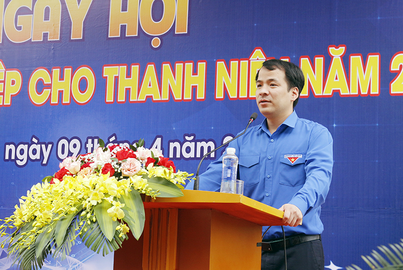 Bí thư Ban Chấp hành Trung ương Đoàn Ngô Văn Cương phát biểu tại chương trình.