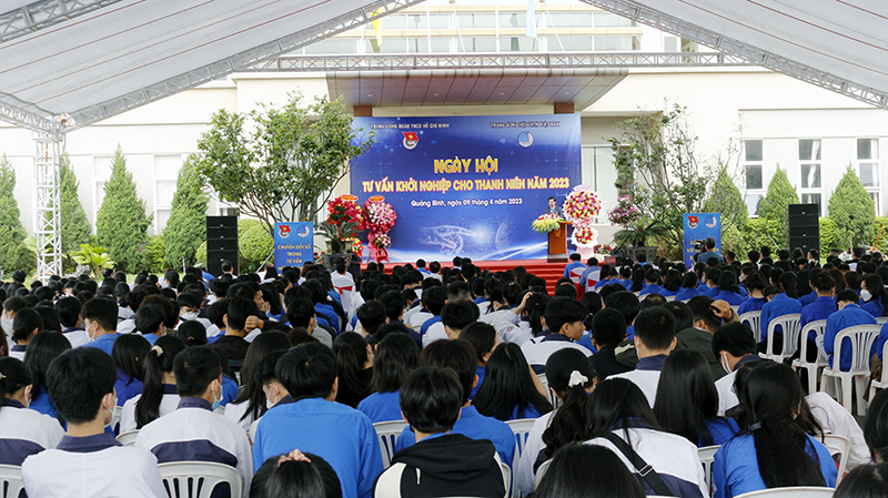 Toàn cảnh ngày hội.