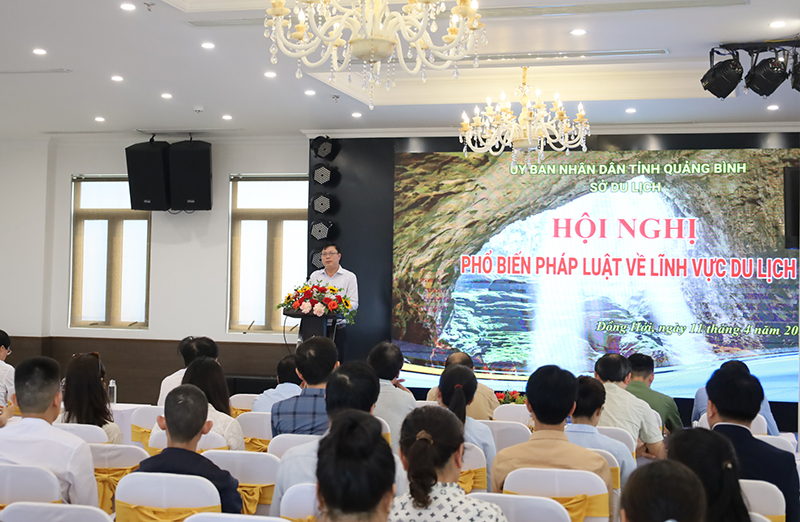 Toàn cảnh hội nghị. 