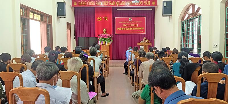 Lớp tập huấn giúp các học viên hiểu rõ hơn cơ sở pháp lý về thành lập CLB Liên thể hệ tự giúp nhau