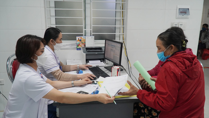 Sở Y tế yêu cầu các đơn vị bảo đảm công tác khám chữa bệnh, chăm sóc sức khỏe Nhân dân dịp nghỉ Lễ 30/4 và 1/5.