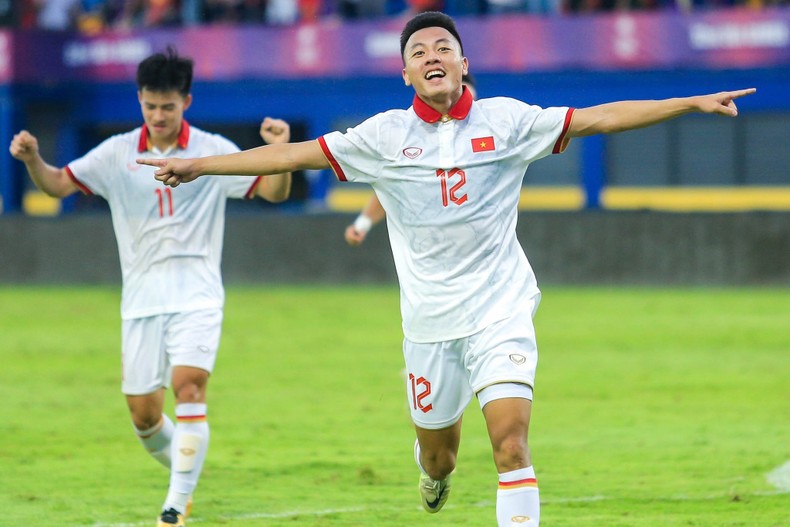 Thái Sơn ghi bàn nâng đôi cách biệt 2-0. (Ảnh: Thanh Xuân)