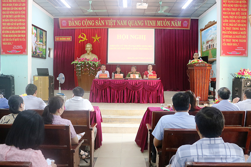 Đoàn ĐBQH tỉnh tiếp xúc với cử tri TX. Ba Đồn tại xã Quảng Hòa. 