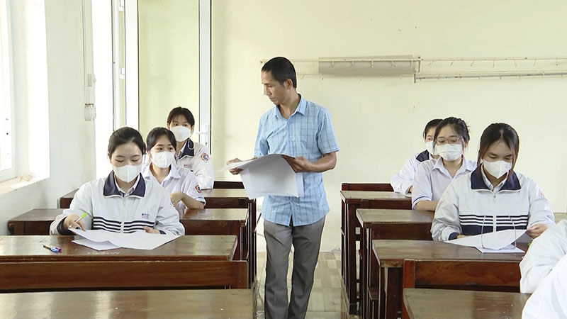  Học sinh thực hiện kỳ thi thử tại điểm thi Trường THPT Đào Duy Từ