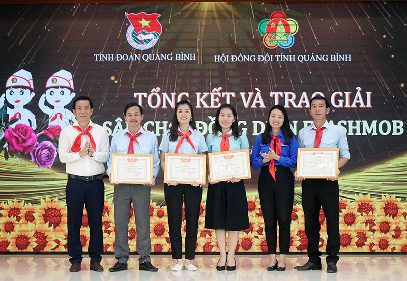 Các đơn vị đoạt giải nhì cuộc thi.