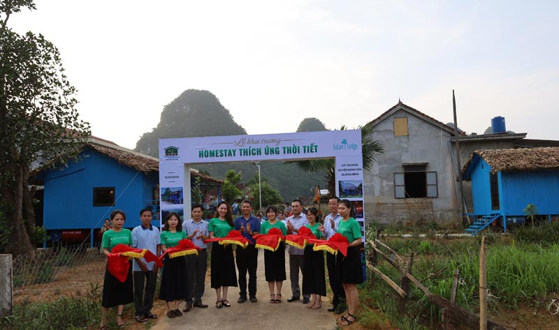 Lễ cắt băng khánh thành Rural Homestay thích ứng thời tiết tại xã Tân Hóa, huyện Minh Hóa.