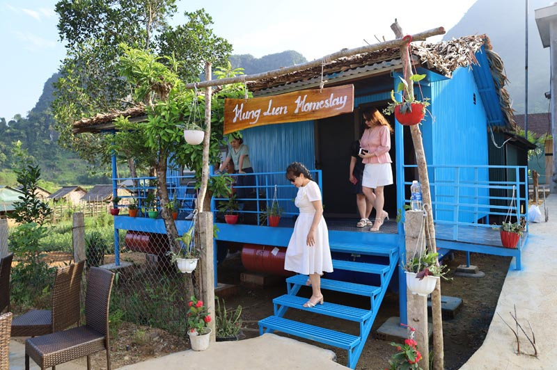 Khi có lũ lụt xảy ra, những căn Rural Homestay tại xã Tân Hóa, huyện Minh Hóa sẽ nổi lên để thích ứng với thời tiết nhờ có hệ thống phao ở phía dưới..