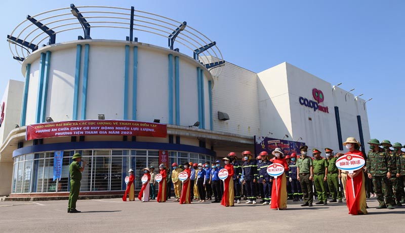 Các lực lượng, phương tiện tham gia buổi tổng duyệt.