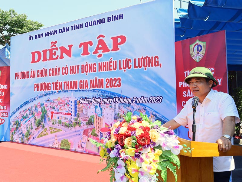 Đồng chí Đoàn Ngọc Lâm, ủy viên Ban Thường vụ Tỉnh ủy, Phó Chủ tịch Thường trực UBND tỉnh, Trưởng Ban chỉ đạo PCCC và CNCH tỉnh, Trưởng BCĐ  phát biểu tại buổi tổng duyệt.