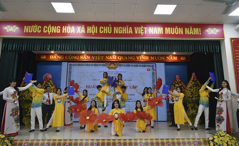 Một tiết mục văn nghệ chào mừng đại hội