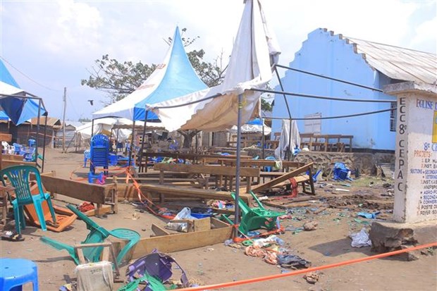 Hiện trường vụ tấn công nhằm vào nhà thờ ở thành phố Kasindi, tỉnh Bắc Kivu, CHDC Congo ngày 15/1/2023. (Ảnh: THX/TTXVN)