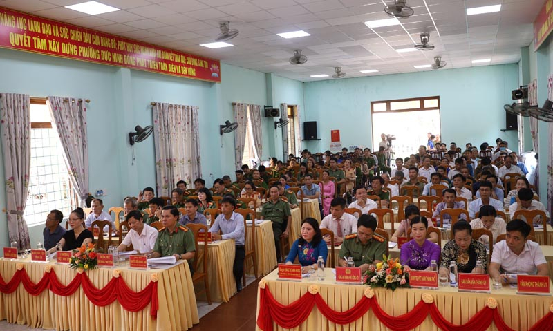 Các đại biểu tham dự tại hội nghị.