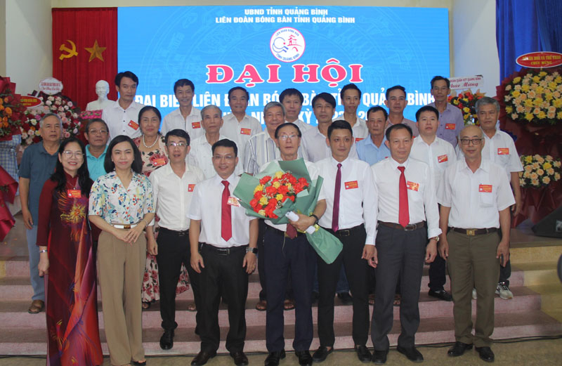 Ban Chấp hành Liên đoàn Bóng bàn tỉnh khóa I, nhiệm kỳ 2023-2028 ra mắt đại hội.