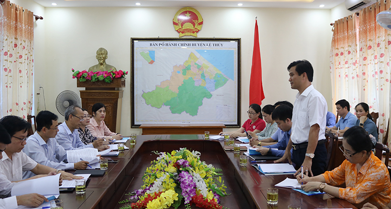 Toàn cảnh buổi làm việc.