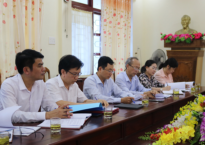 Các đại biểu tham dự buổi làm việc.