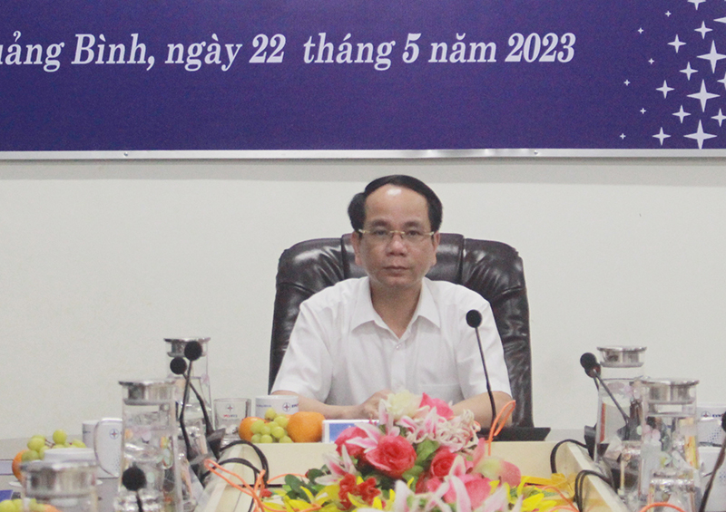 Đồng chí chí Phan Mạnh Hùng, Tỉnh uỷ viên, Phó Chủ tịch UBND tỉnh dự hội nghị tại điểm cầu Quảng Bình