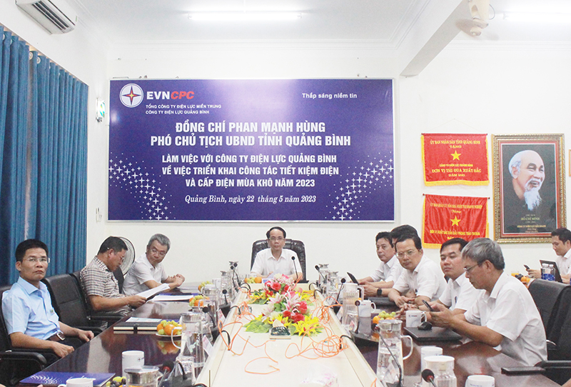 Quang cảnh hội nghị tại điểm cầu Quảng Bình