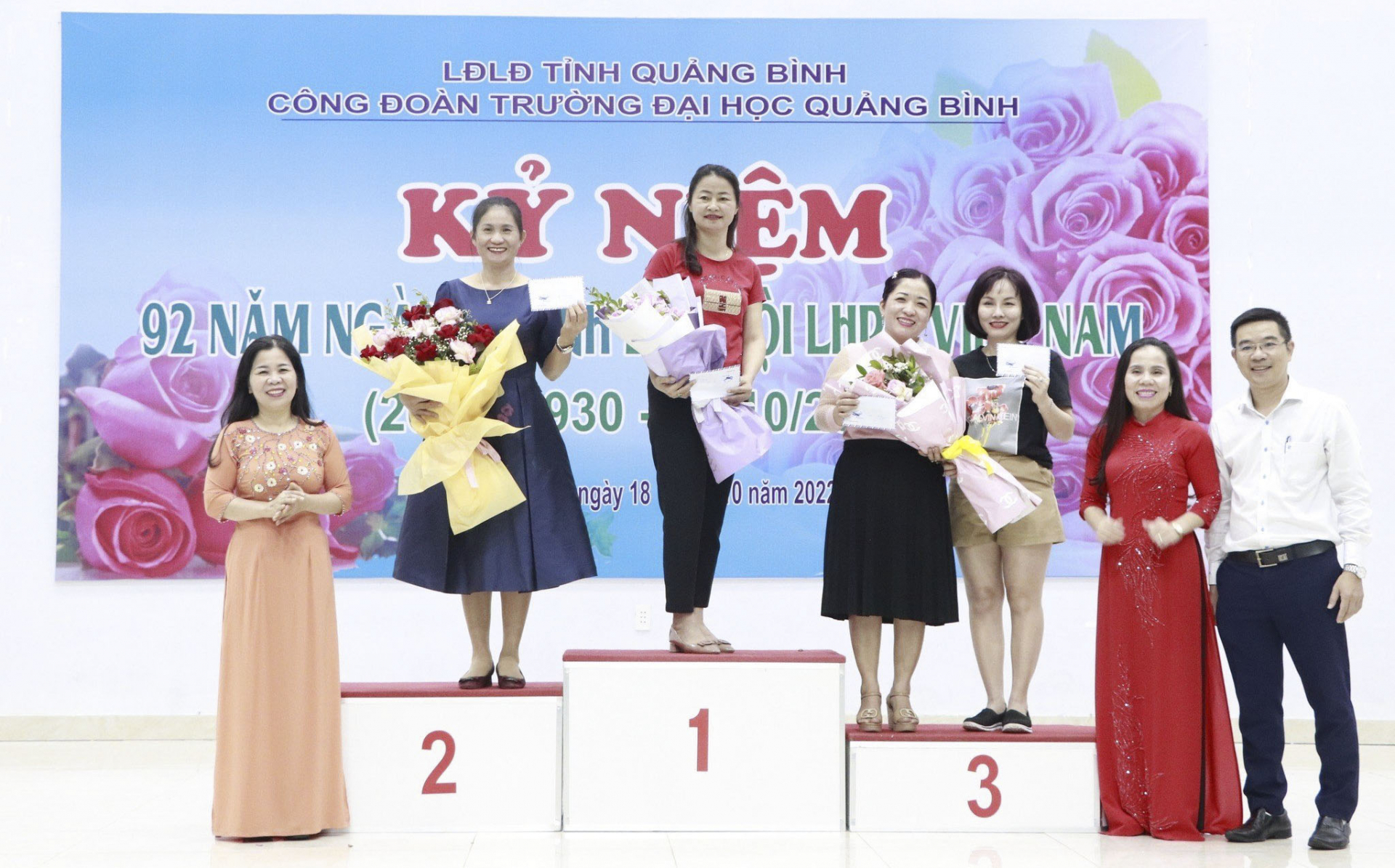 Rèn luyện, thi đấu thể dục thể thao là một trong những phong trào được Công đoàn Trường ĐHQB hết sức chú trọng nhằm nâng cao sức khỏe cho đoàn viên.