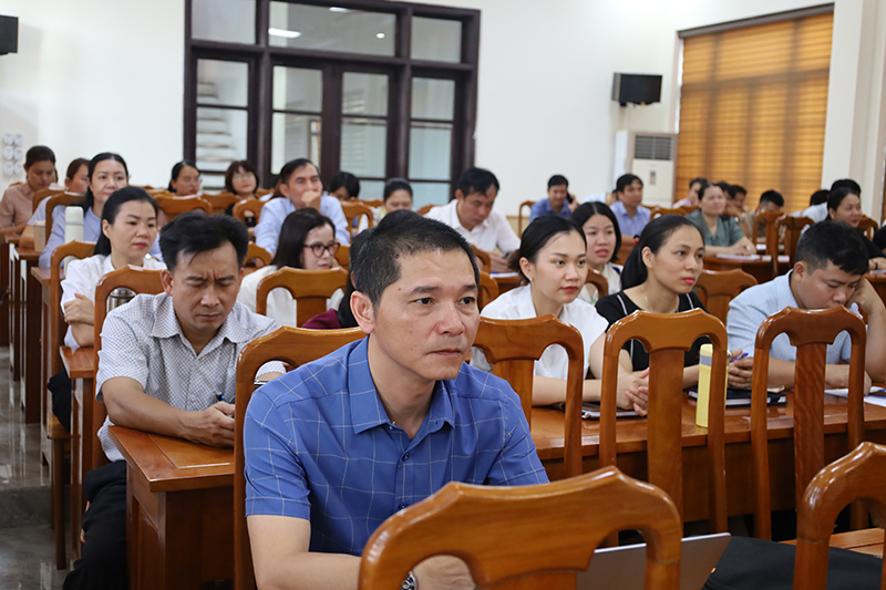  Các học viên tham gia lớp bồi dưỡng.