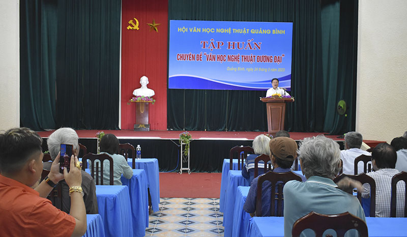 Hội viên Hội VHNT tham dự lớp tập huấn