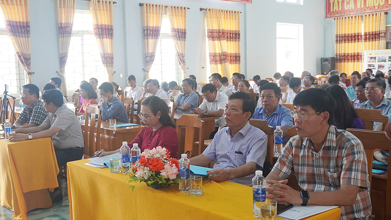Các đại biểu tham dự hội nghị.
