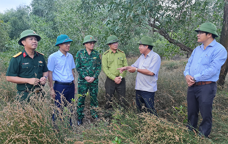Đồng chí Phó Chủ tịch Thường trực UBND tỉnh Đoàn Ngọc Lâm kiểm tra công tác PCCCR tại xã Hải Ninh (Quảng Ninh).