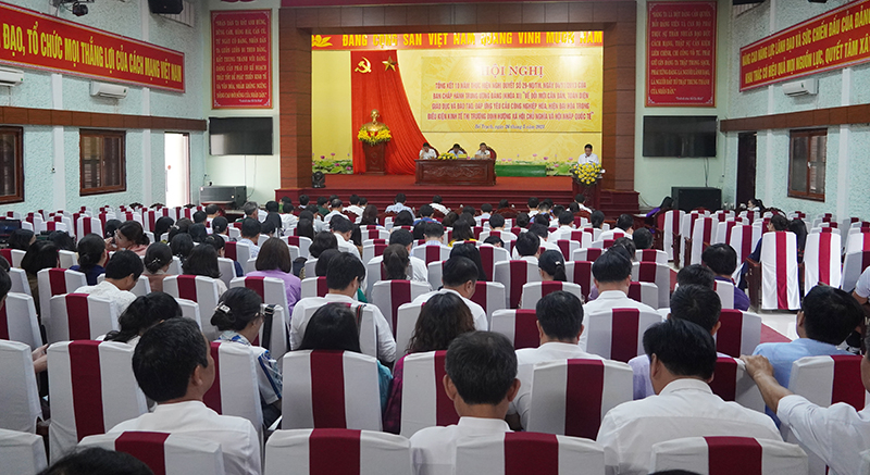 Toàn cảnh hội nghị.