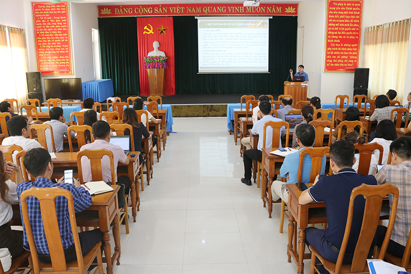 Toàn cảnh hội nghị.