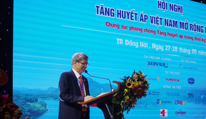 GS.TS Huỳnh Văn Minh, Chủ tịch Hội Tim mạch học Việt Nam phát biểu khai mạc hội nghị.