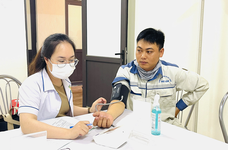 Đối với lái xe và công nhân làm công việc nặng nhọc được y bác sĩ kiểm tra tim mạch, huyết áp kỹ lưỡng và làm các xét nghiệm cận lâm sàng để phát hiện các chất kích thích.