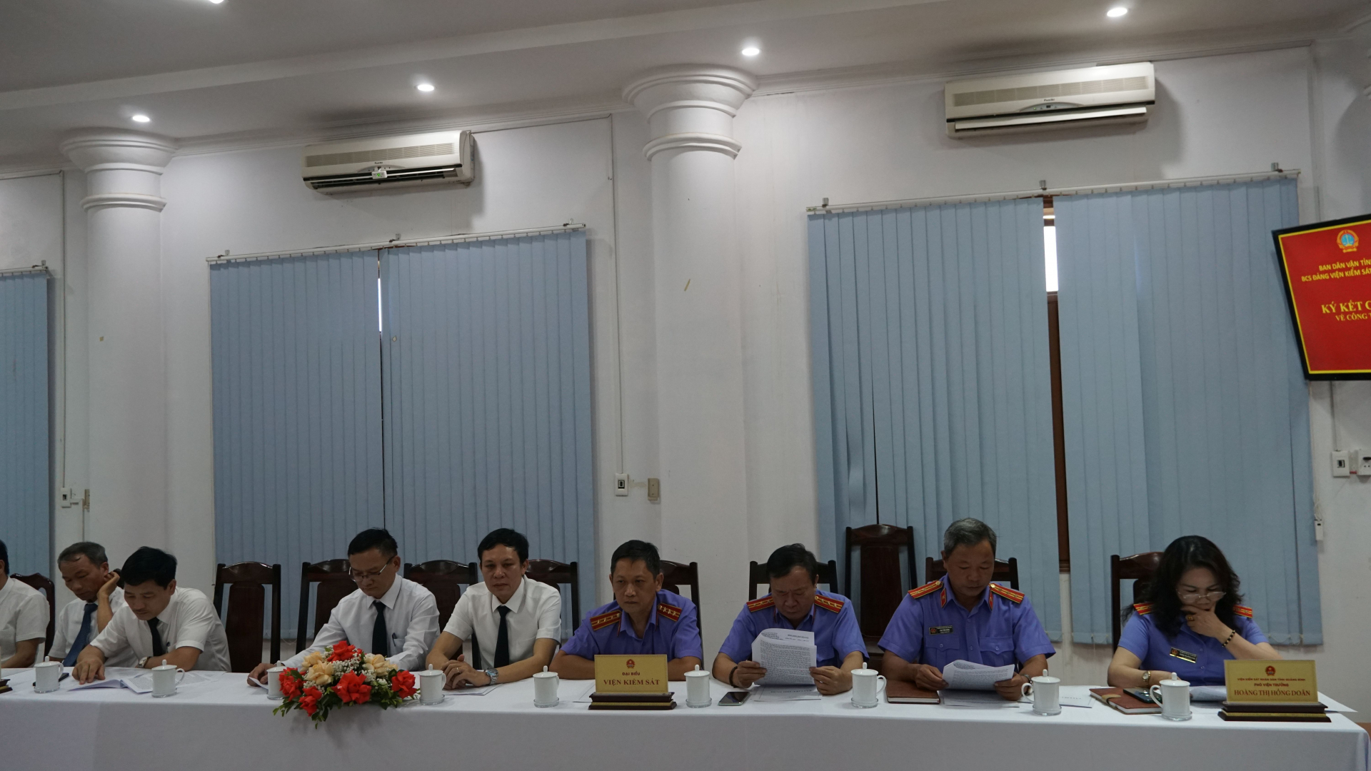Các đại biểu tham dự buổi ký kết,