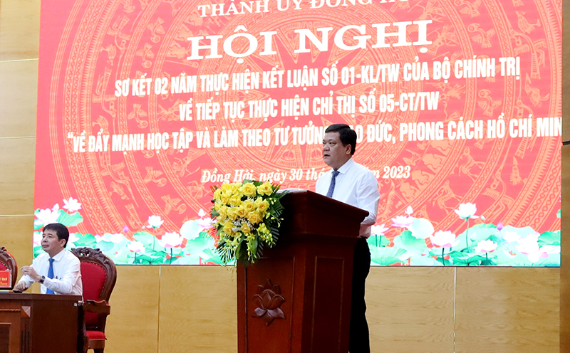 Đồng chí Bí thư Thành ủy Trần Phong phát biểu kết luận hội nghị.