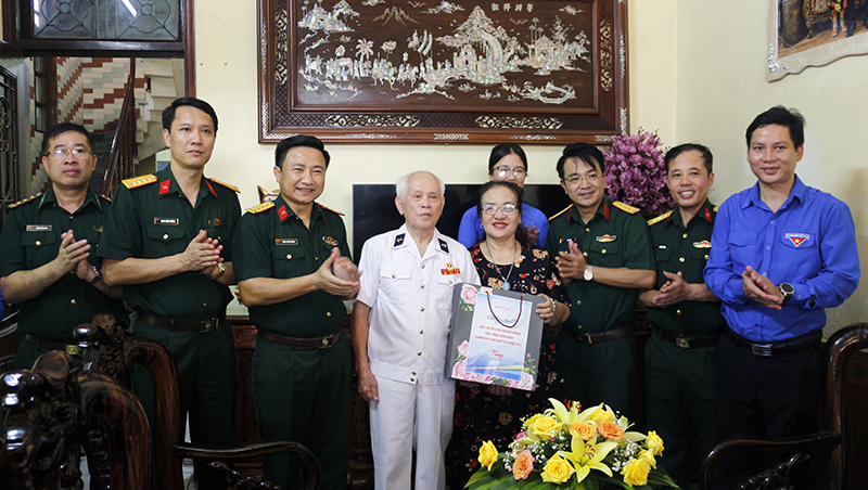 “Tuổi trẻ với biển, đảo quê hương”